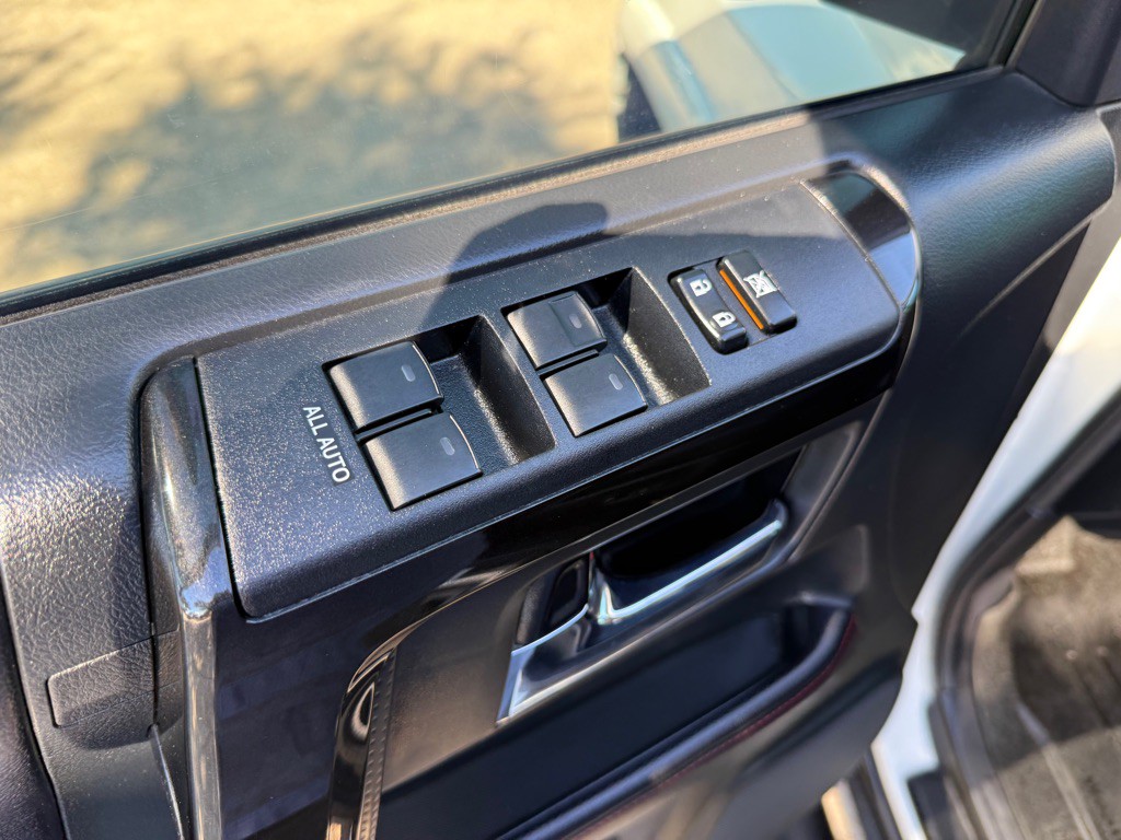 2016 Toyota 4Runner Image 21