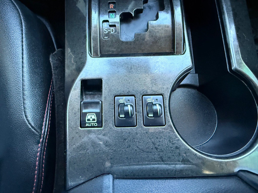 2016 Toyota 4Runner Image 25