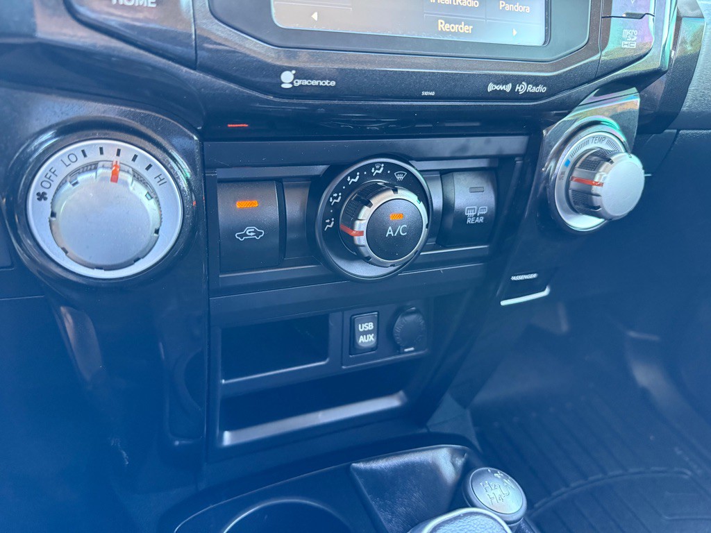 2016 Toyota 4Runner Image 27