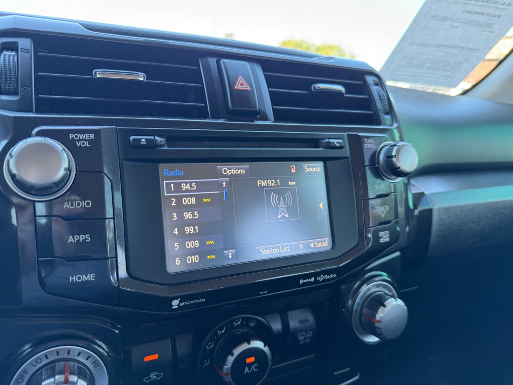 2016 Toyota 4Runner Image 28