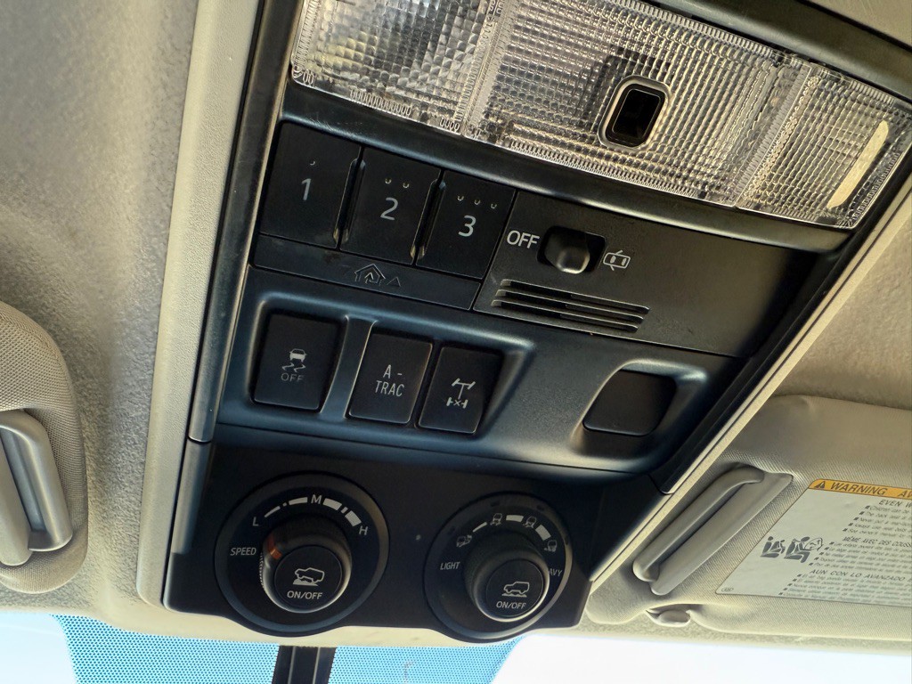 2016 Toyota 4Runner Image 31