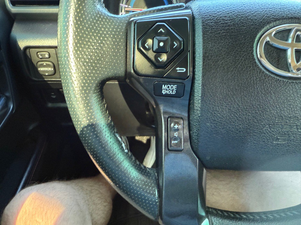 2016 Toyota 4Runner Image 32