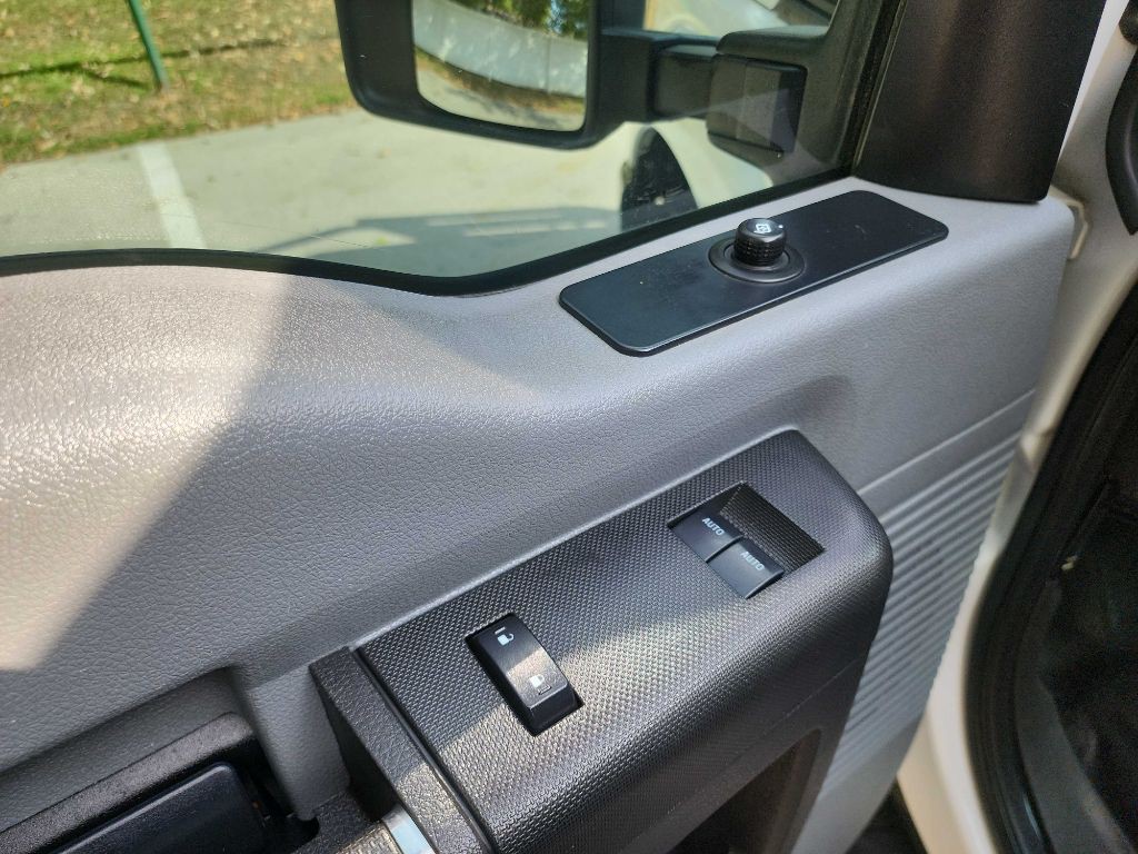 2015 Ford F-250 Image 18