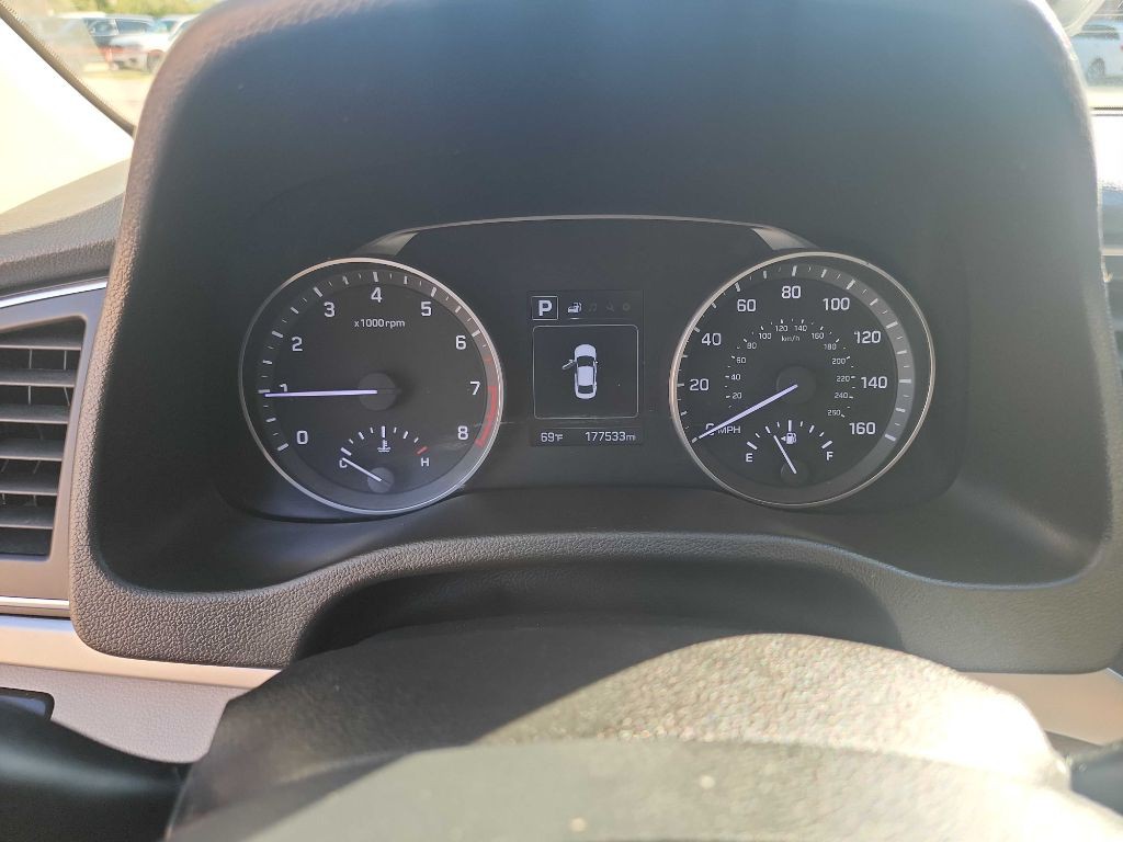 2018 Hyundai Elantra Image 16
