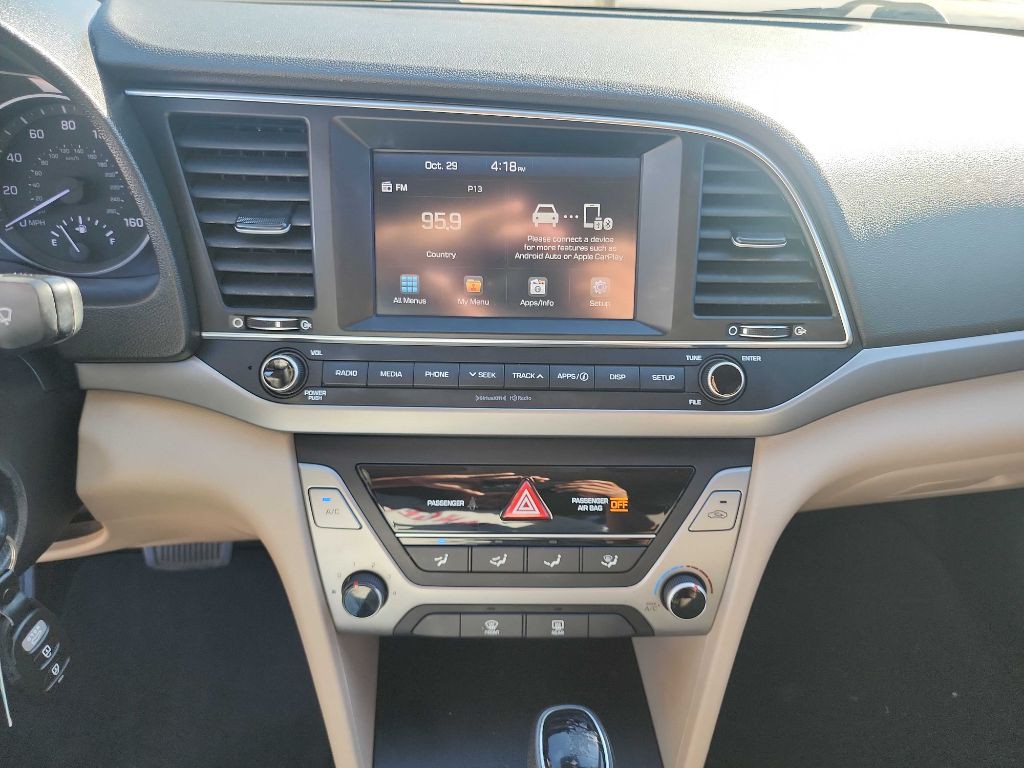 2018 Hyundai Elantra Image 19