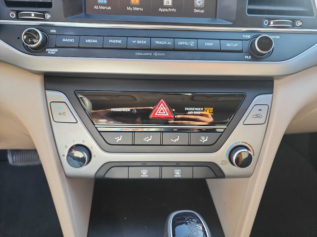 2018 Hyundai Elantra Image 21