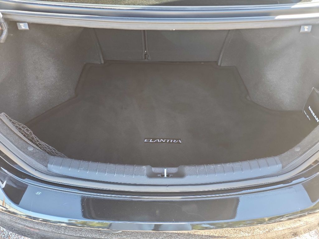 2018 Hyundai Elantra Image 28