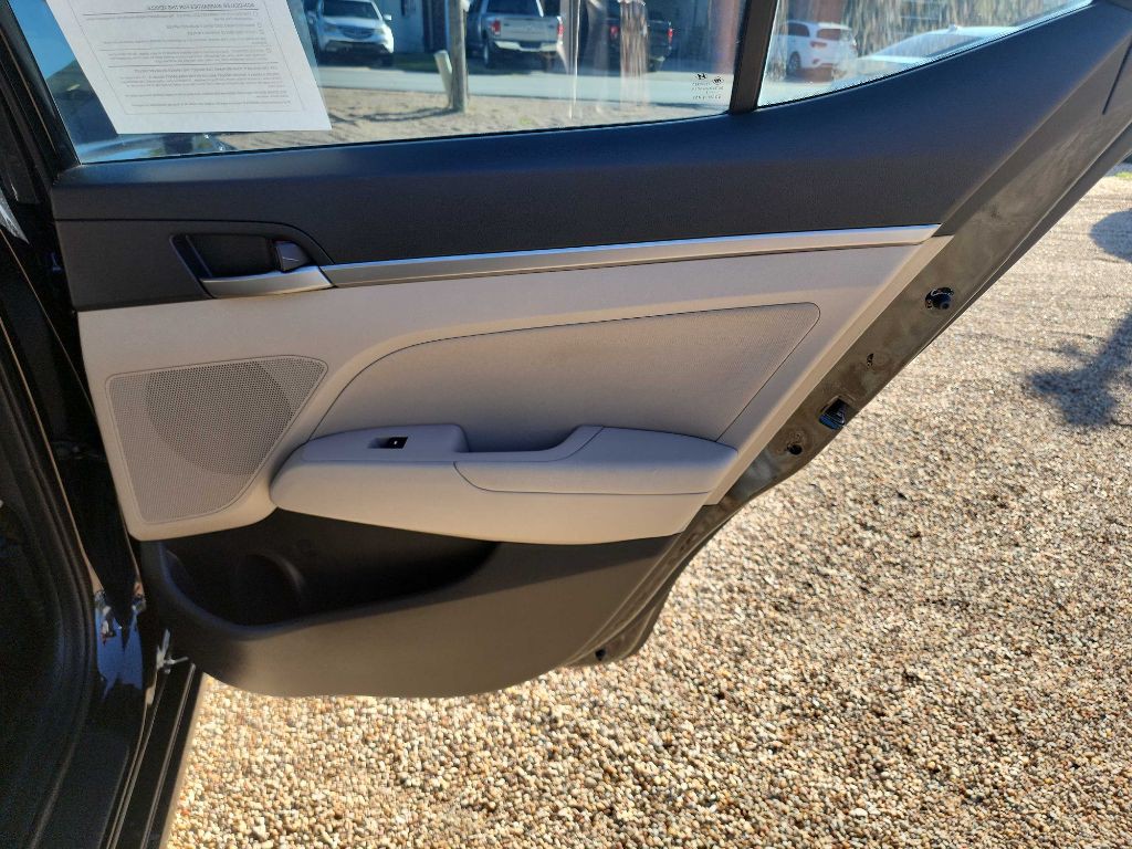 2018 Hyundai Elantra Image 29