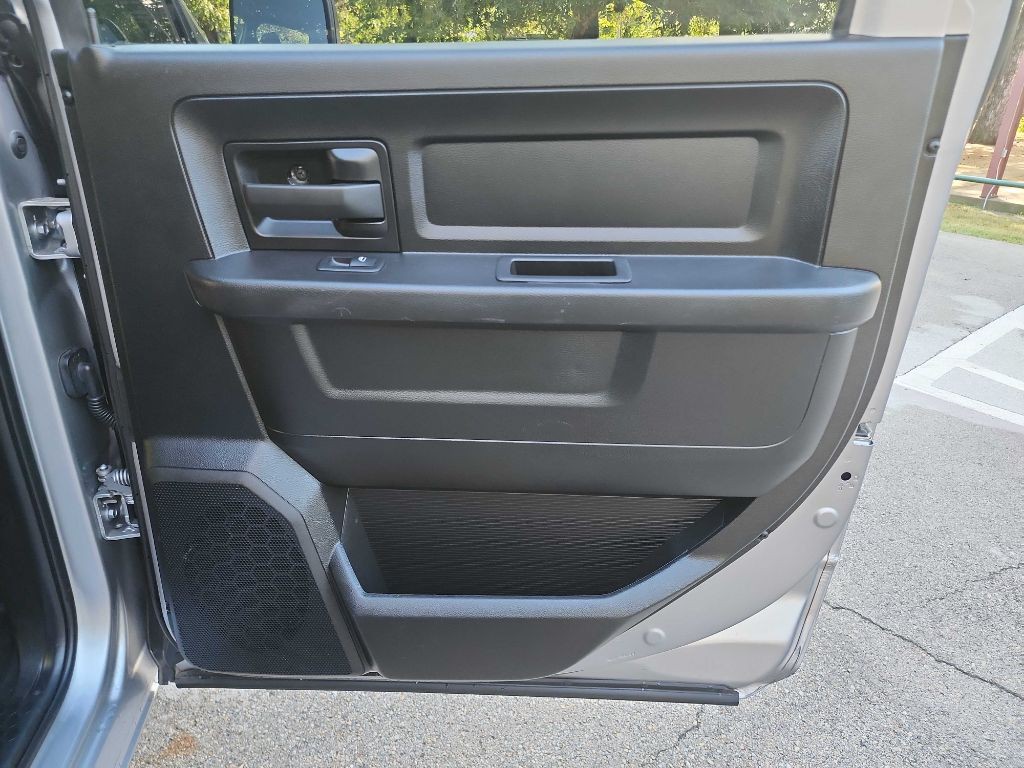 2021 RAM 1500 Image 32