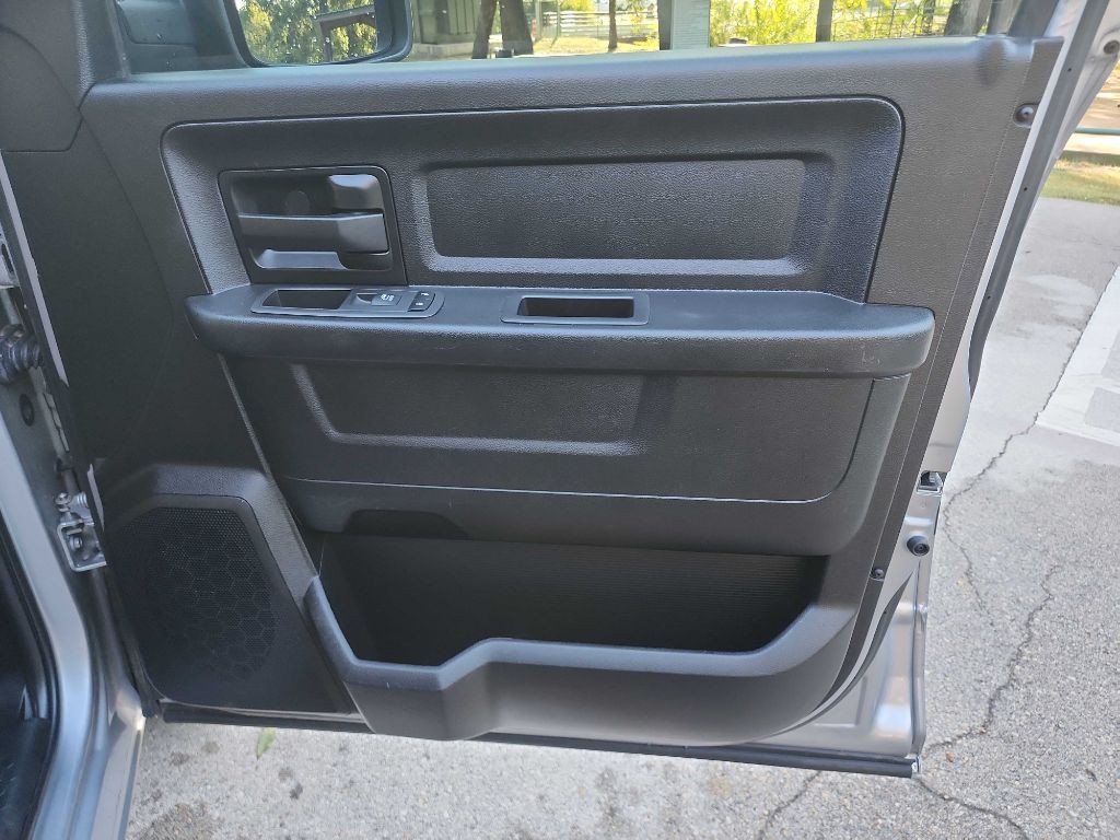 2021 RAM 1500 Image 35