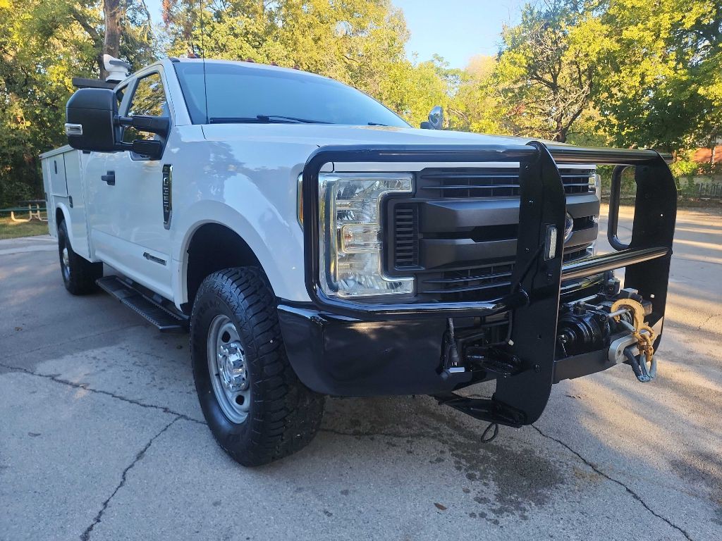 2017 Ford F-350 Image 1