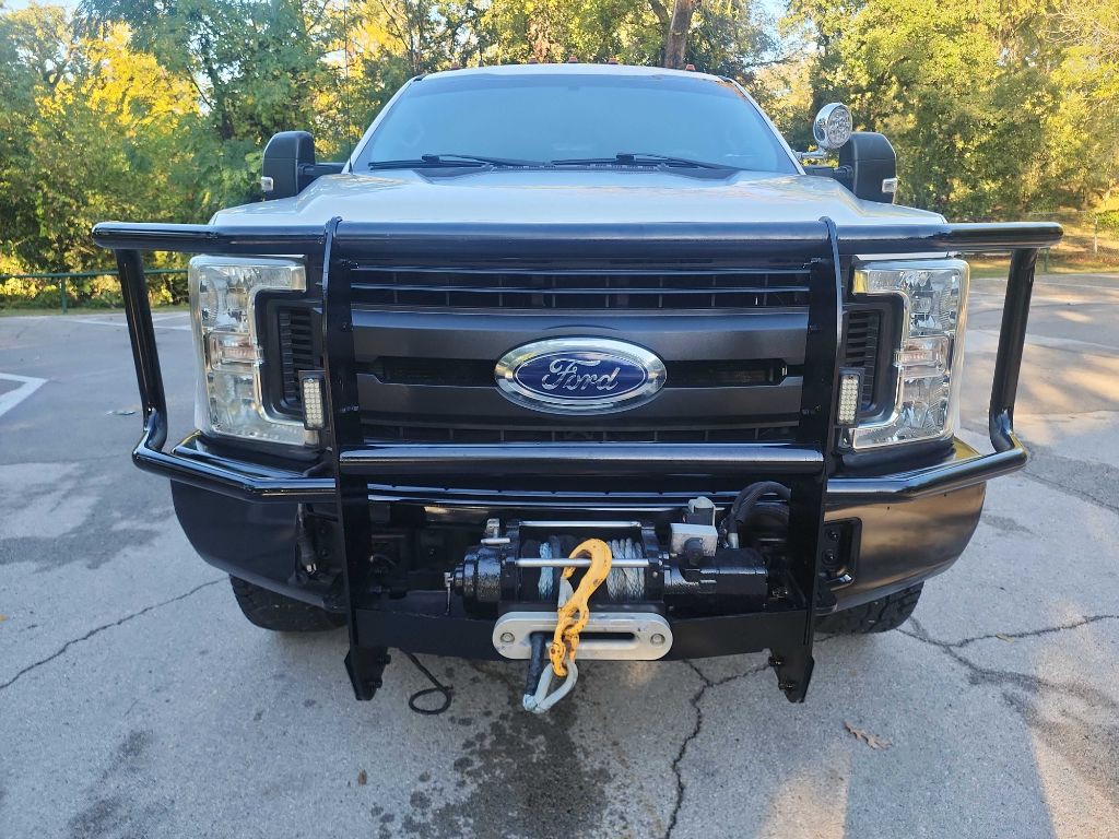 2017 Ford F-350 Image 2