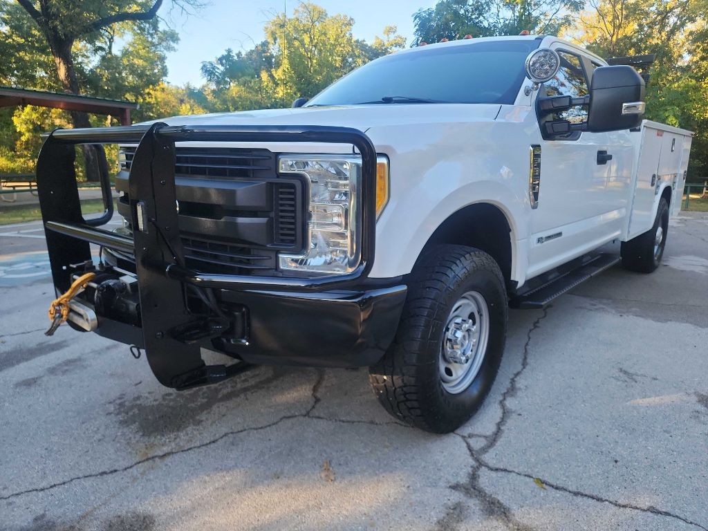 2017 Ford F-350 Image 4