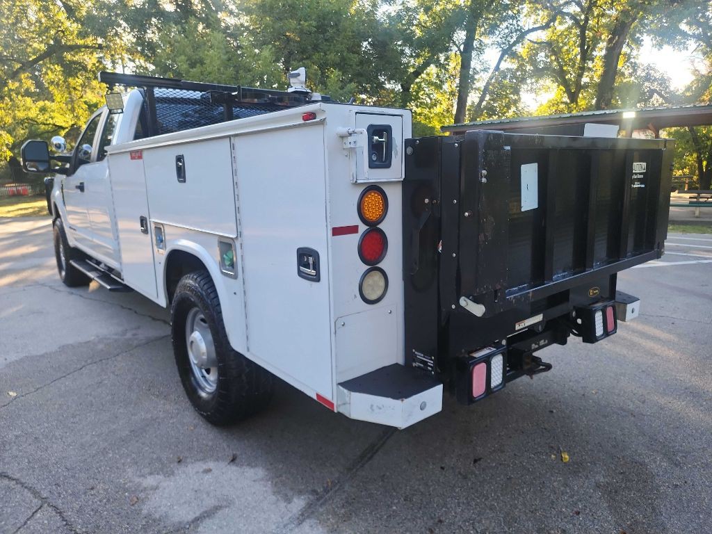 2017 Ford F-350 Image 6