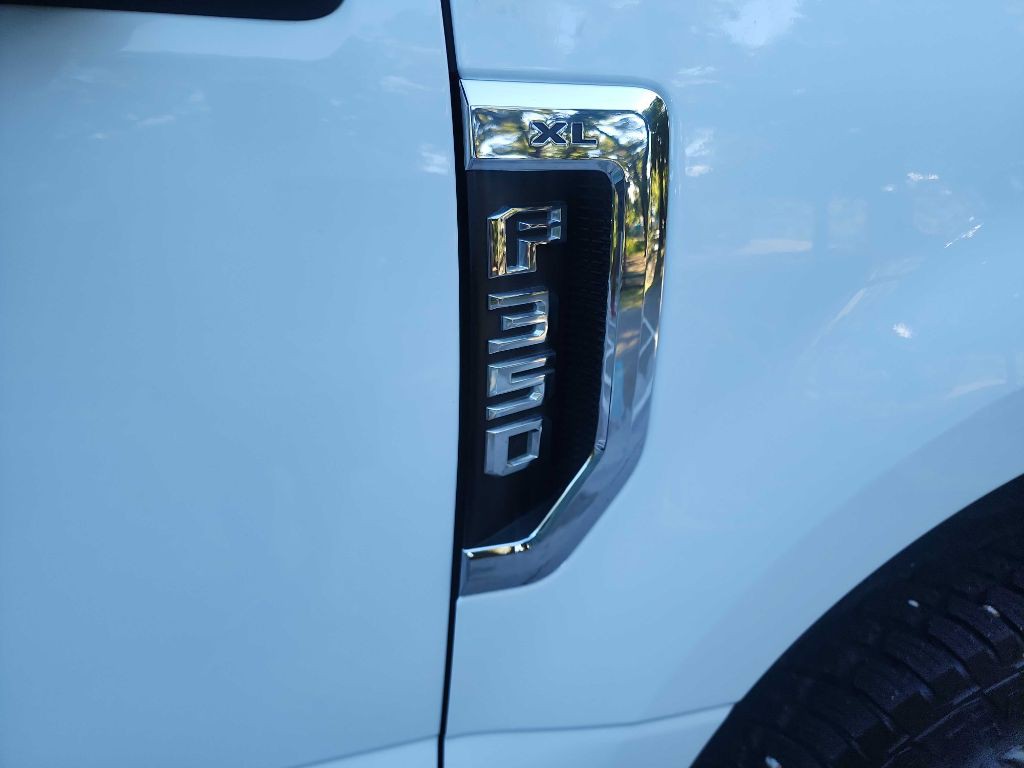 2017 Ford F-350 Image 15