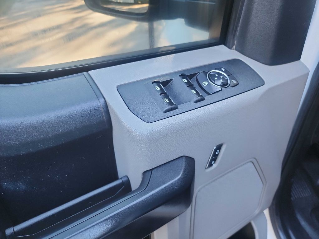 2017 Ford F-350 Image 21