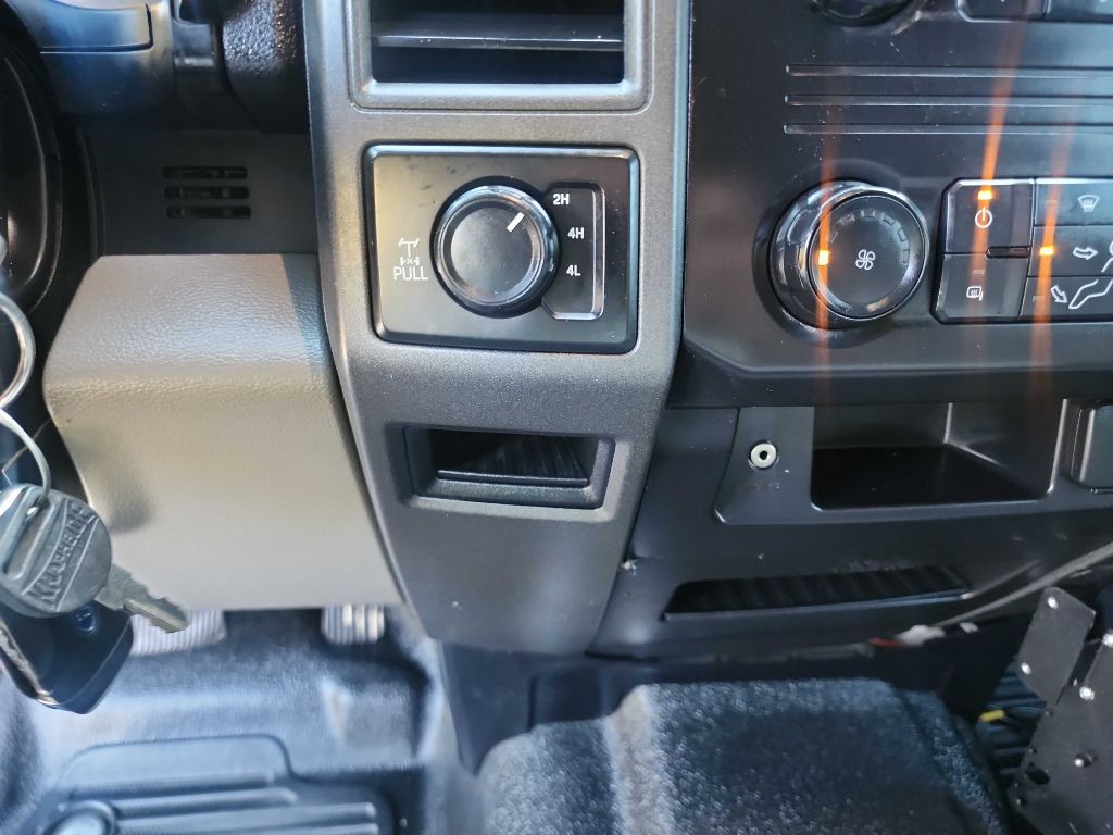 2017 Ford F-350 Image 28