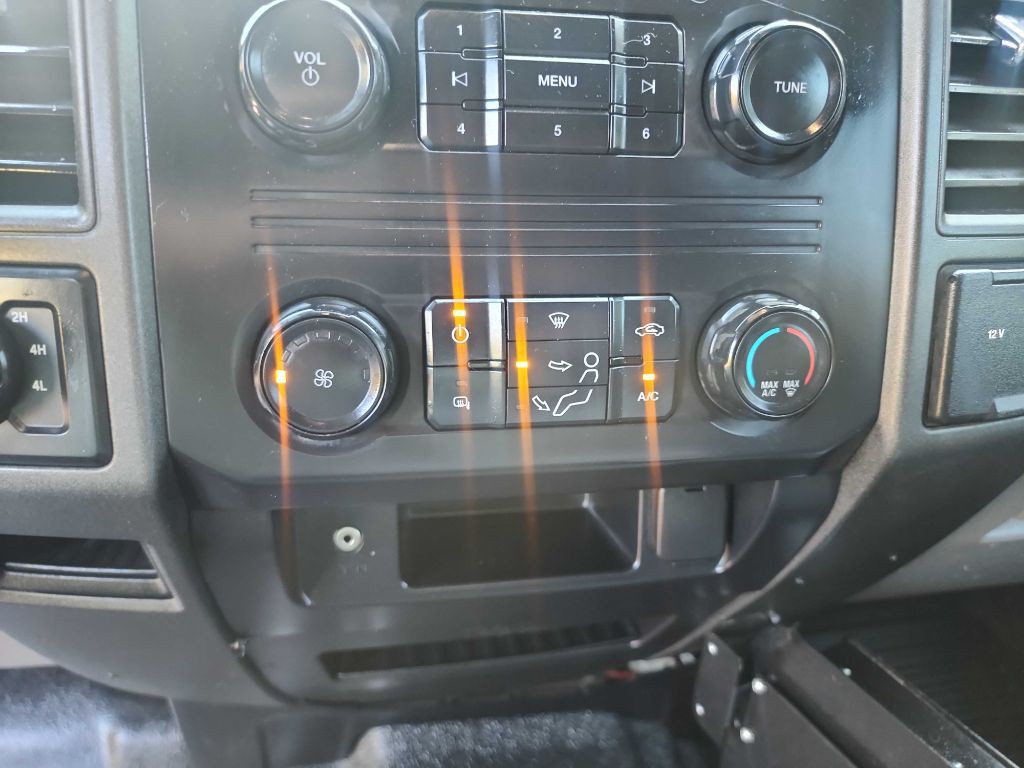 2017 Ford F-350 Image 29