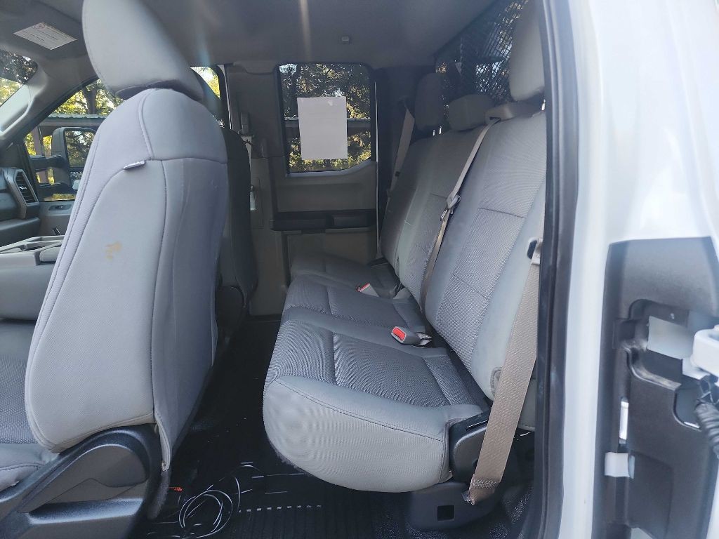 2017 Ford F-350 Image 32