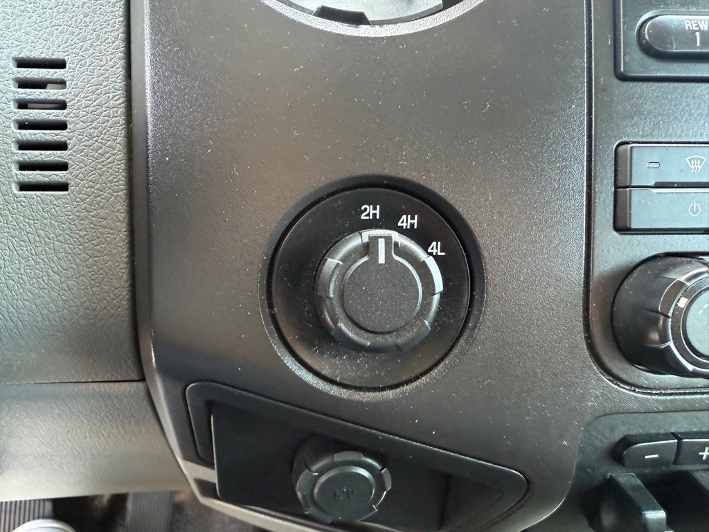 2016 Ford F-350 Image 28