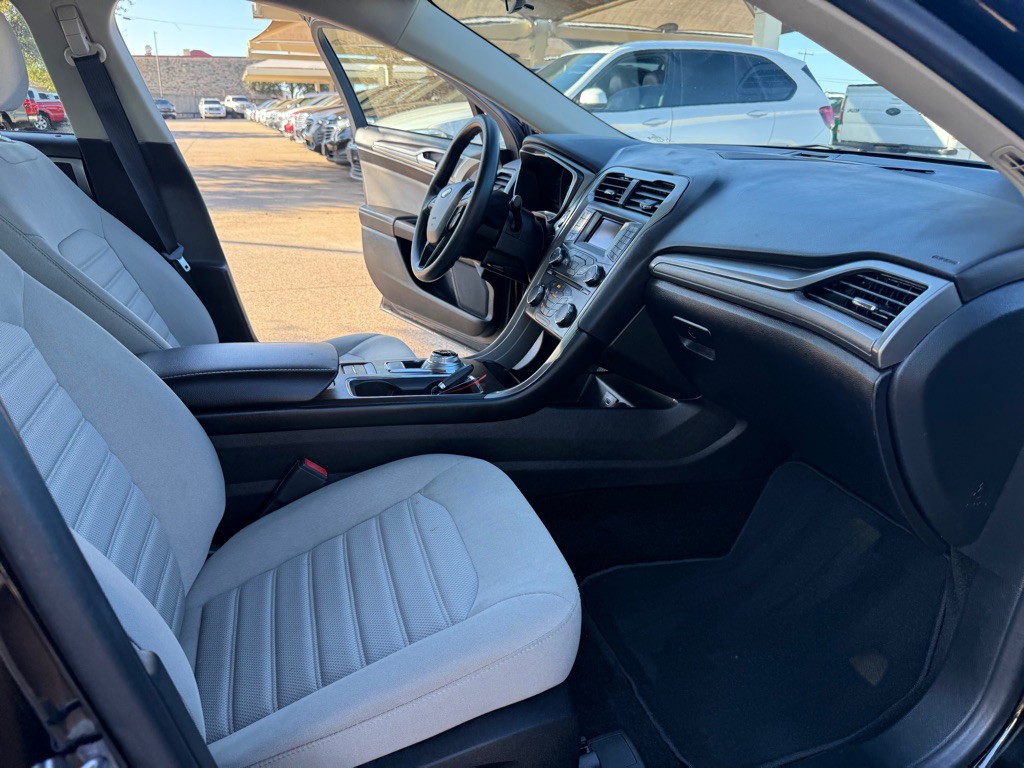 2018 Ford Fusion Image 16