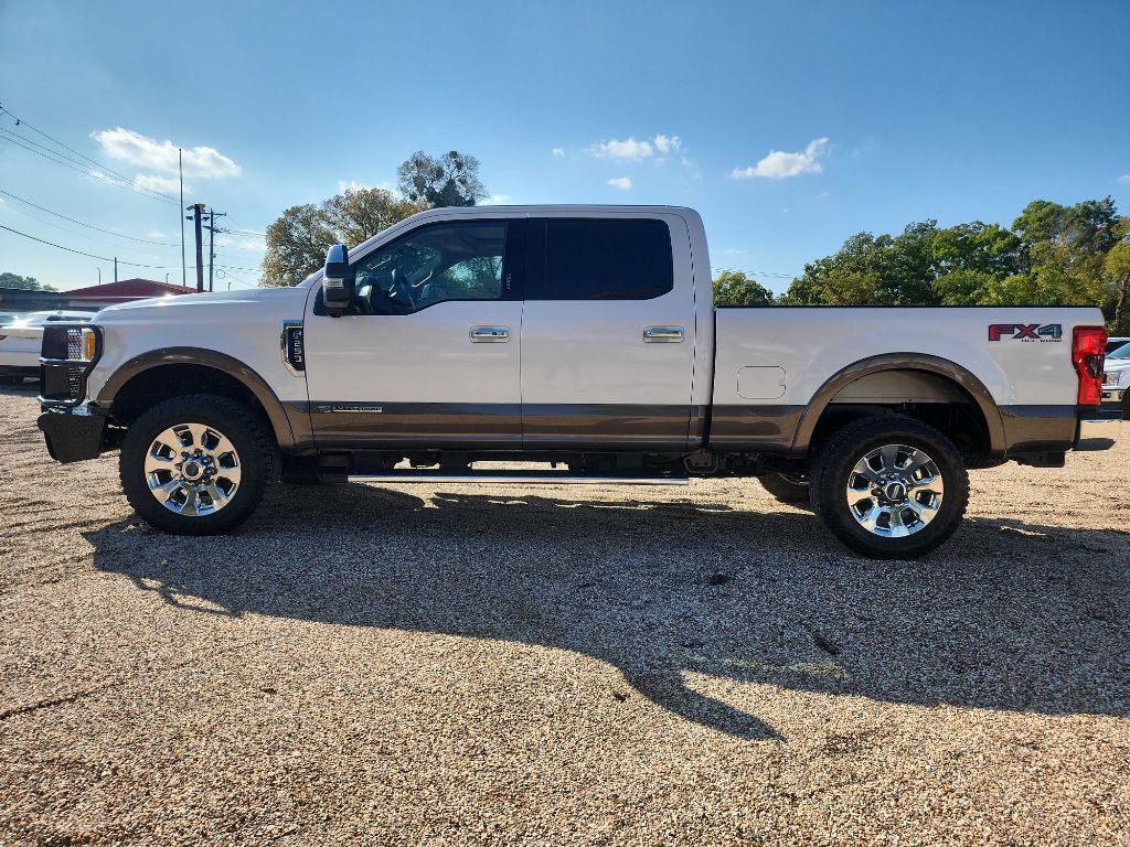 2017 Ford F-250 Image 4