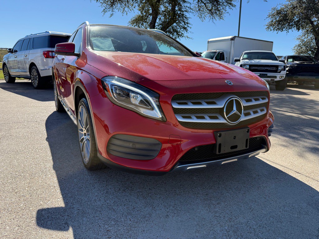 2020 Mercedes-Benz GLA-Class Image 1