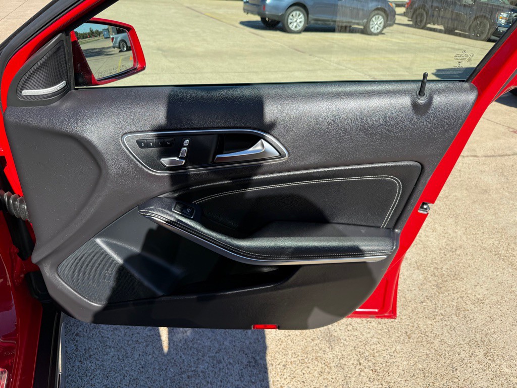 2020 Mercedes-Benz GLA-Class Image 25