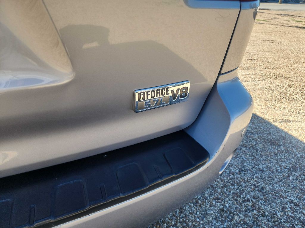 2010 Toyota Sequoia Image 8