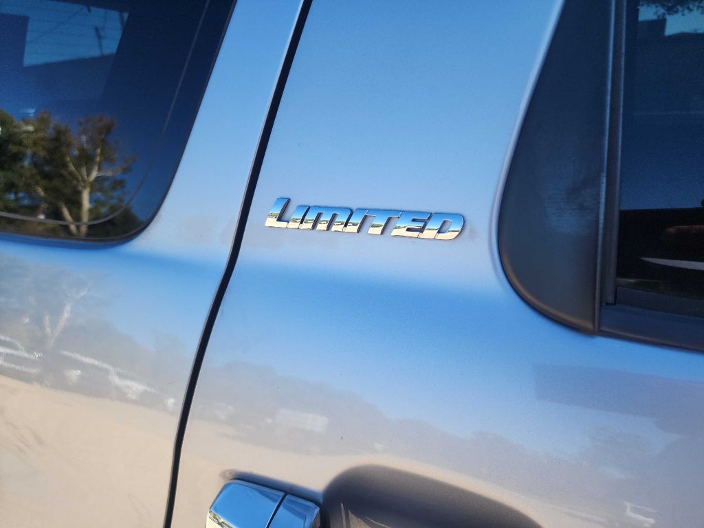 2010 Toyota Sequoia Image 10