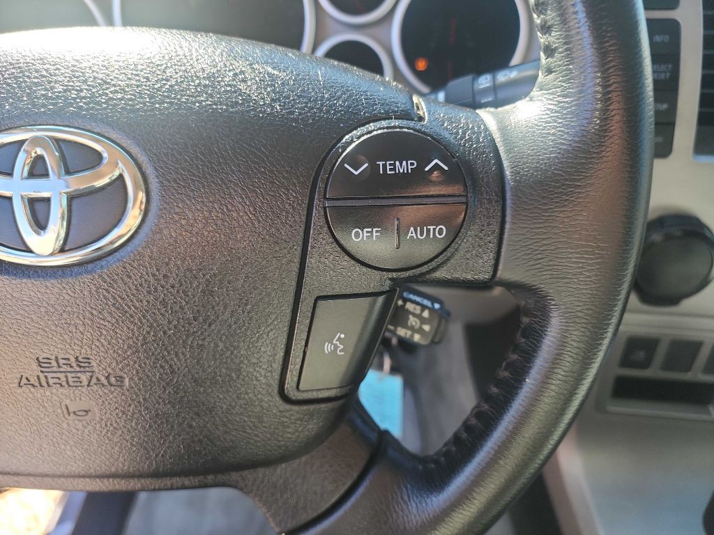 2010 Toyota Sequoia Image 19