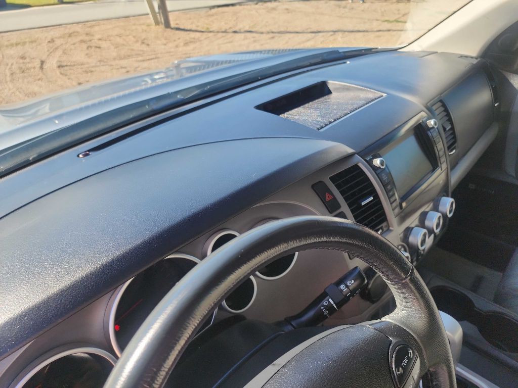 2010 Toyota Sequoia Image 20