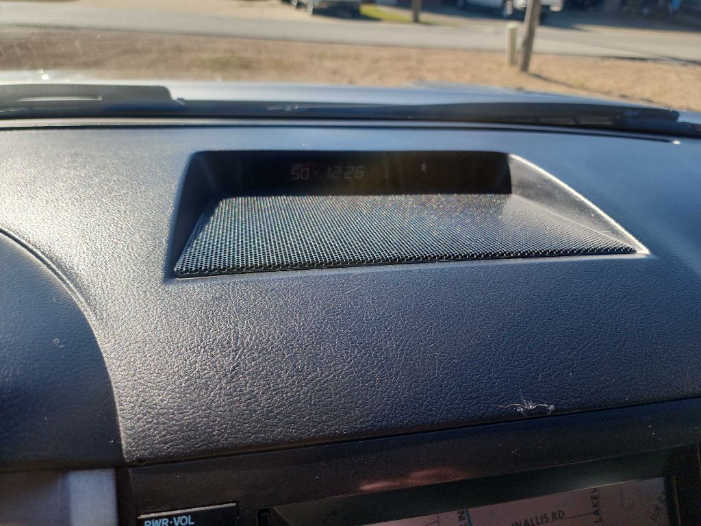 2010 Toyota Sequoia Image 21