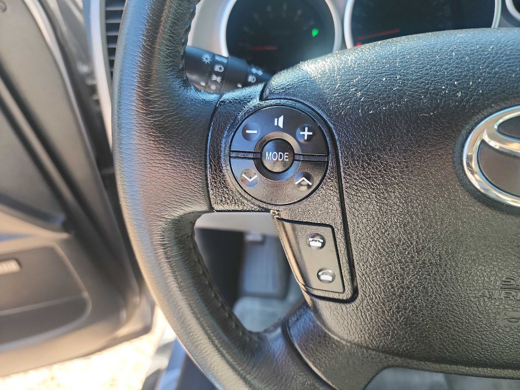 2010 Toyota Sequoia Image 23