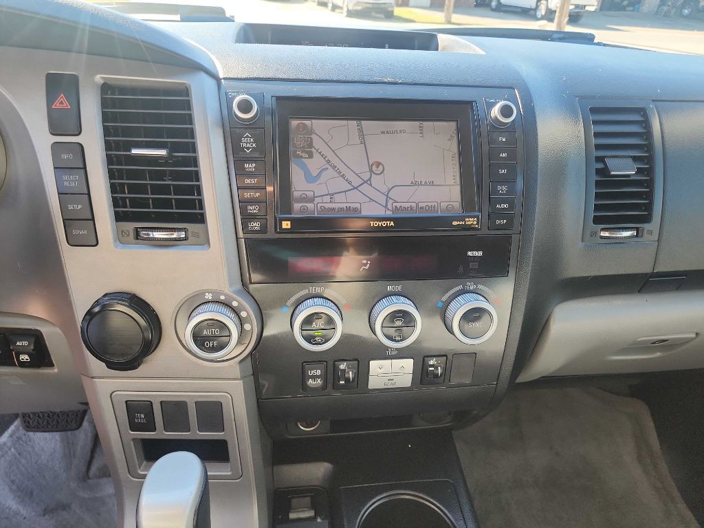 2010 Toyota Sequoia Image 26