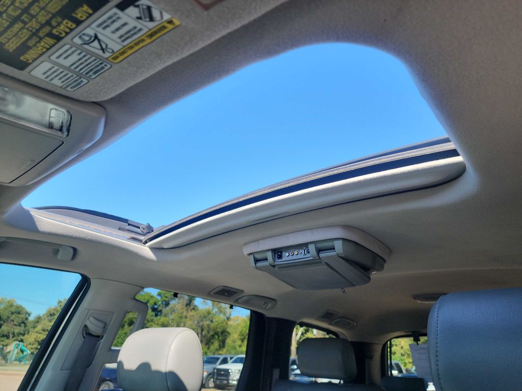 2010 Toyota Sequoia Image 28