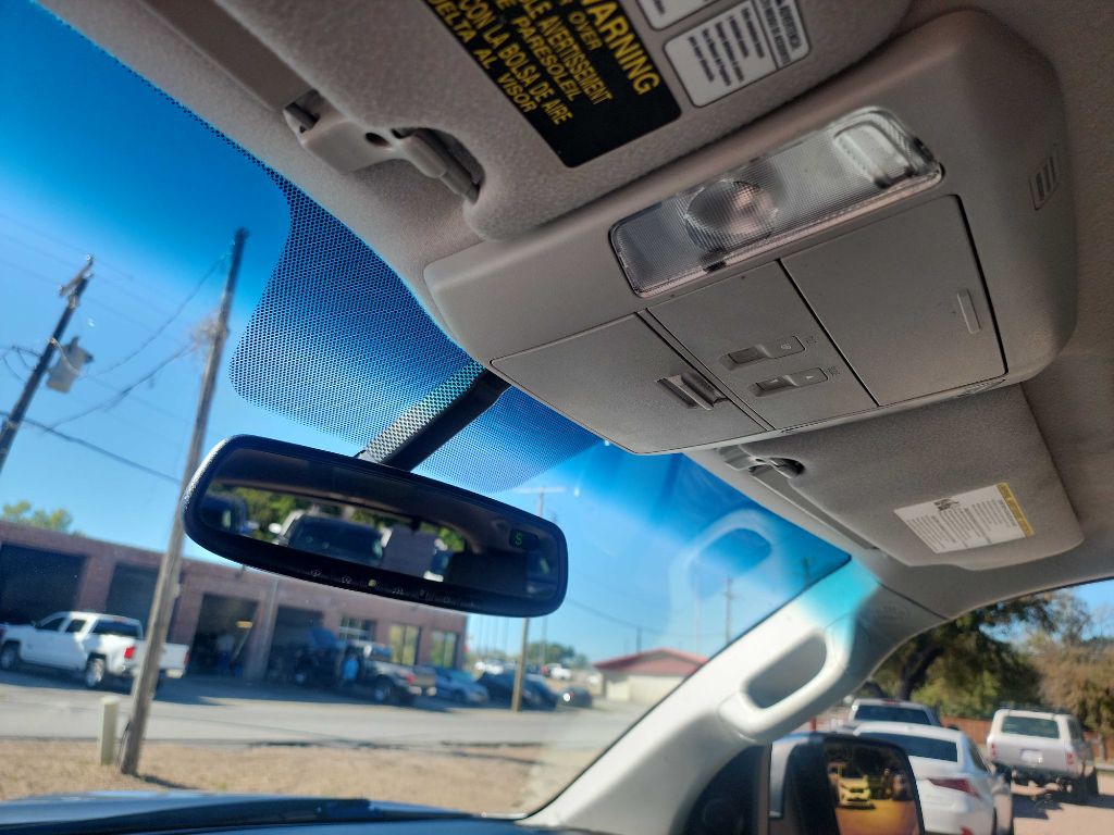 2010 Toyota Sequoia Image 30