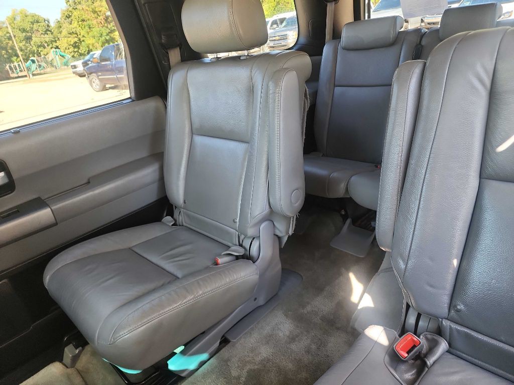 2010 Toyota Sequoia Image 32