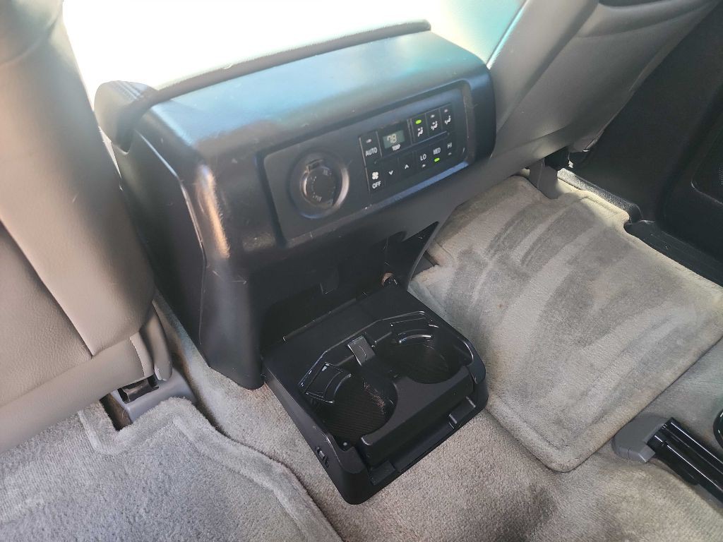 2010 Toyota Sequoia Image 33