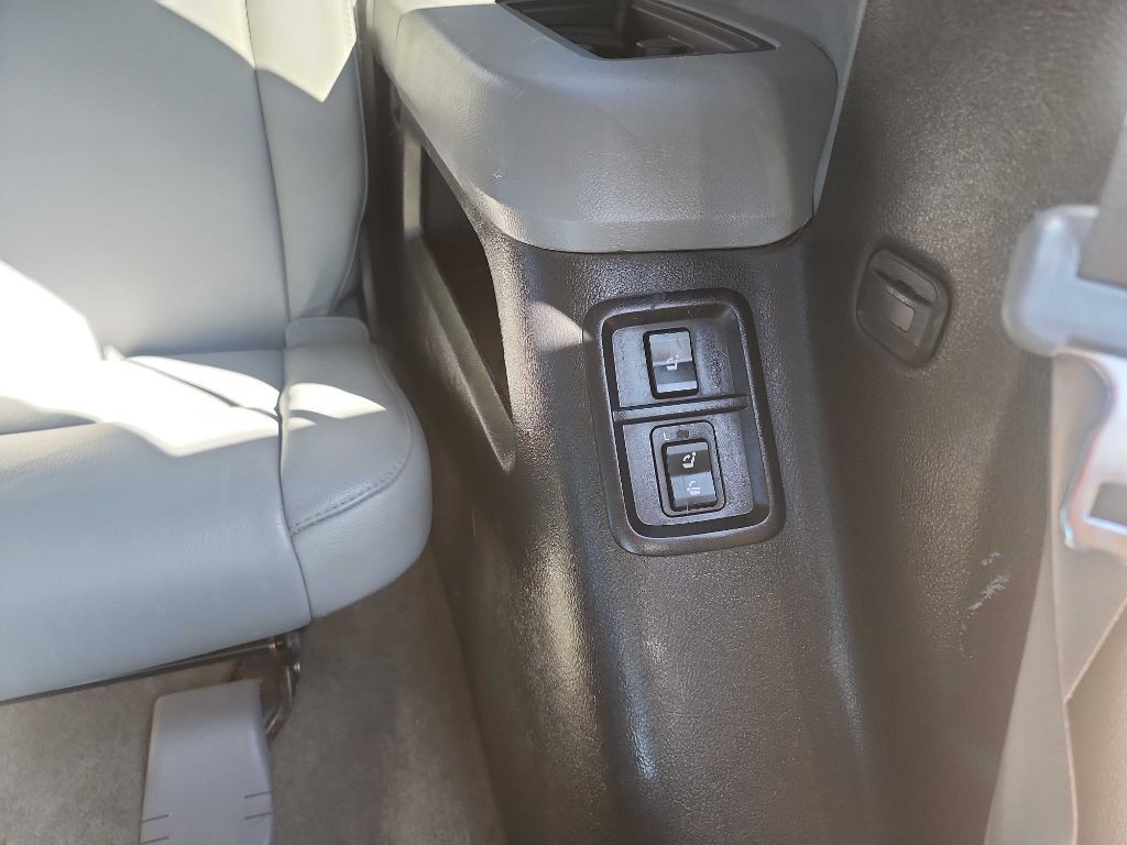 2010 Toyota Sequoia Image 35