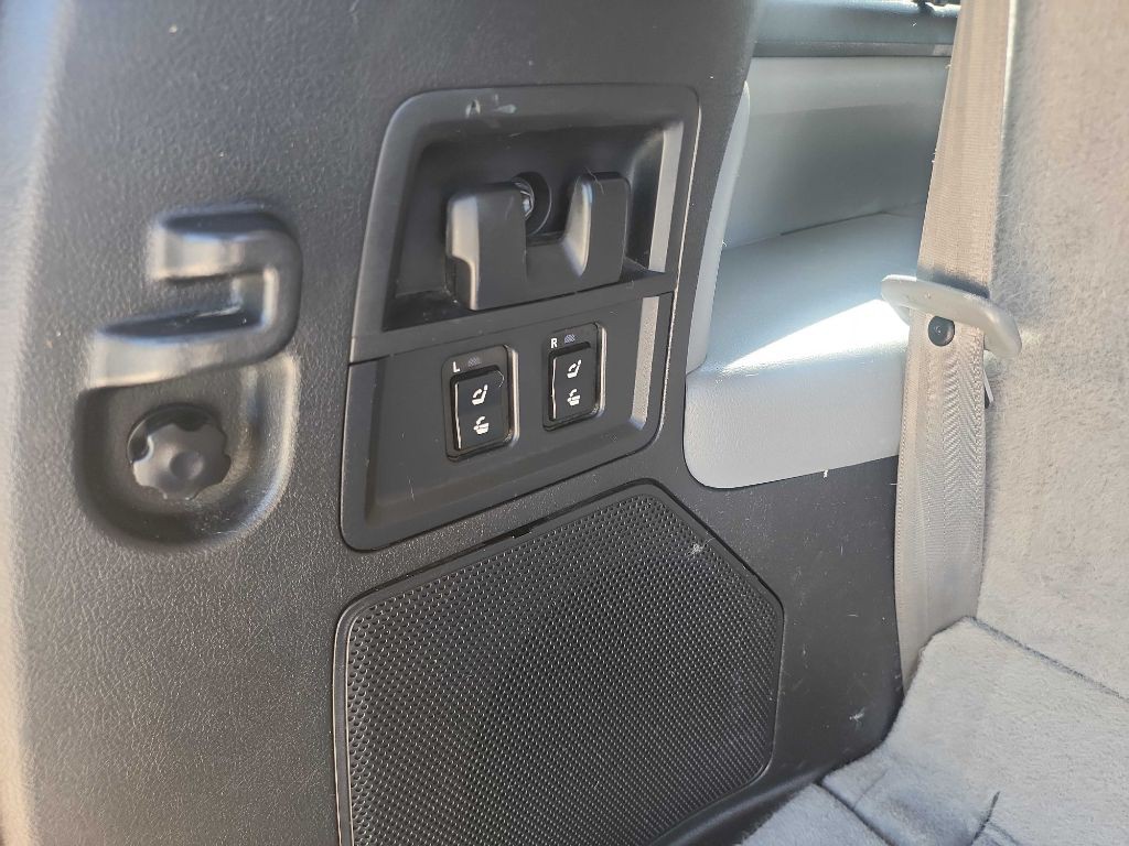 2010 Toyota Sequoia Image 37