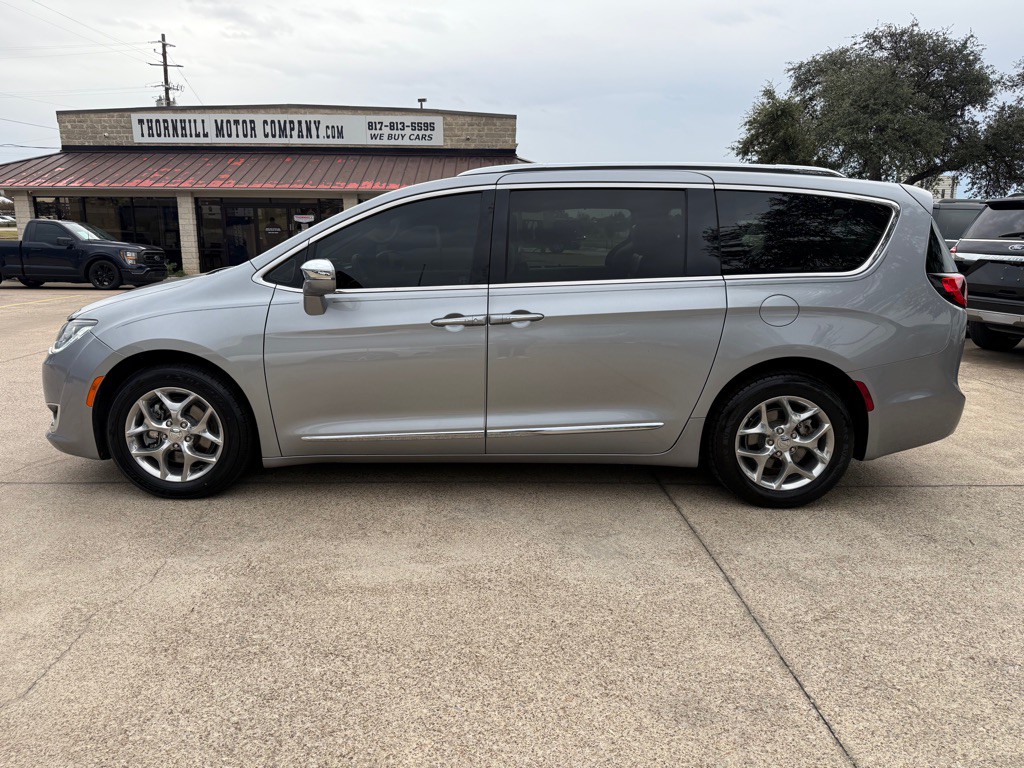 2018 Chrysler Pacifica Image 4