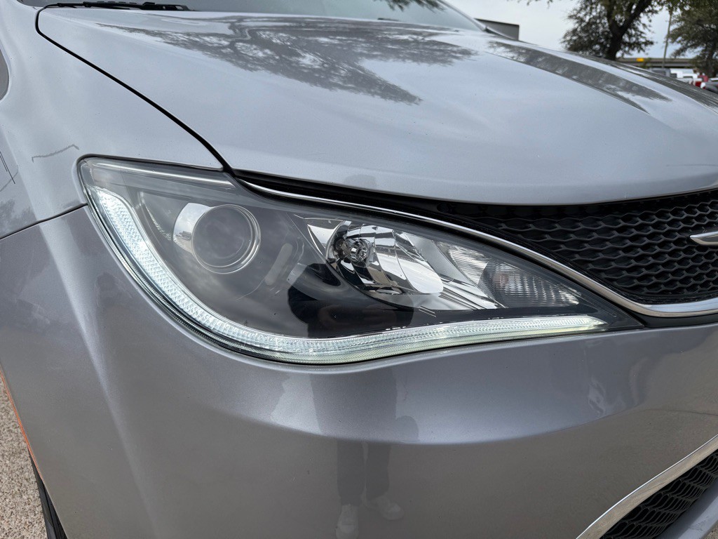 2018 Chrysler Pacifica Image 10