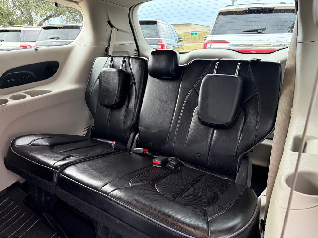 2018 Chrysler Pacifica Image 14