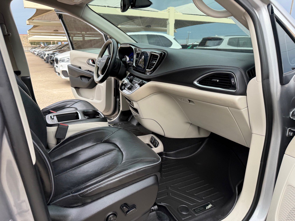 2018 Chrysler Pacifica Image 15