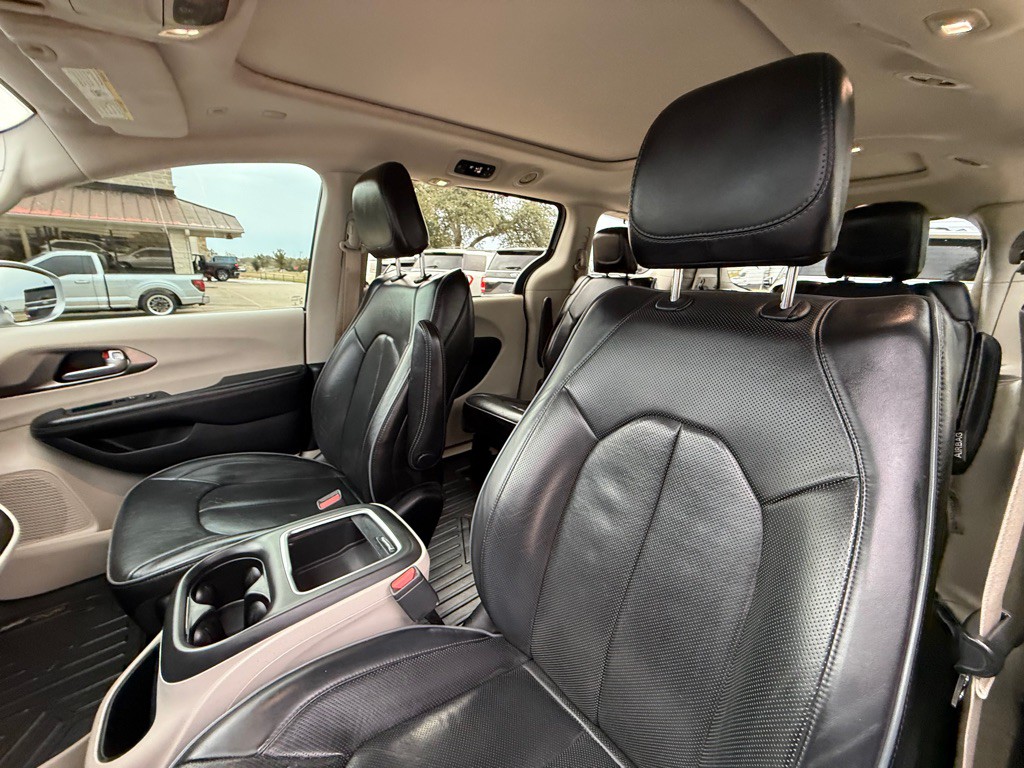 2018 Chrysler Pacifica Image 18