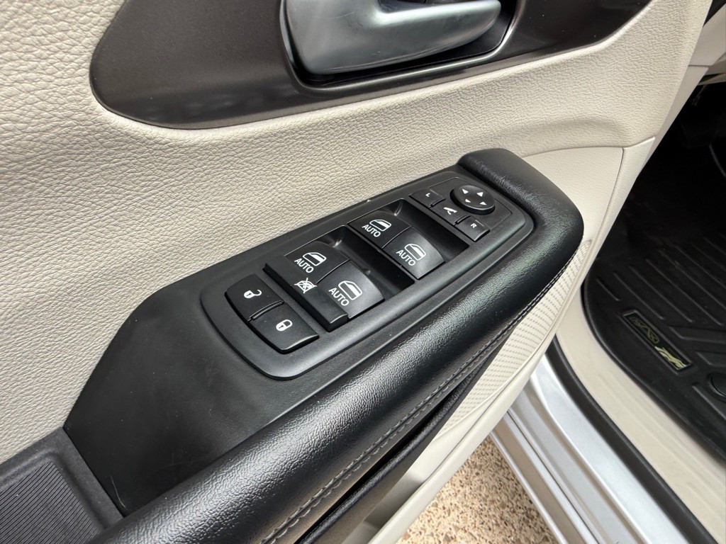 2018 Chrysler Pacifica Image 21