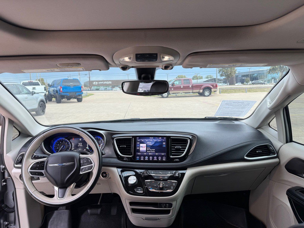 2018 Chrysler Pacifica Image 22