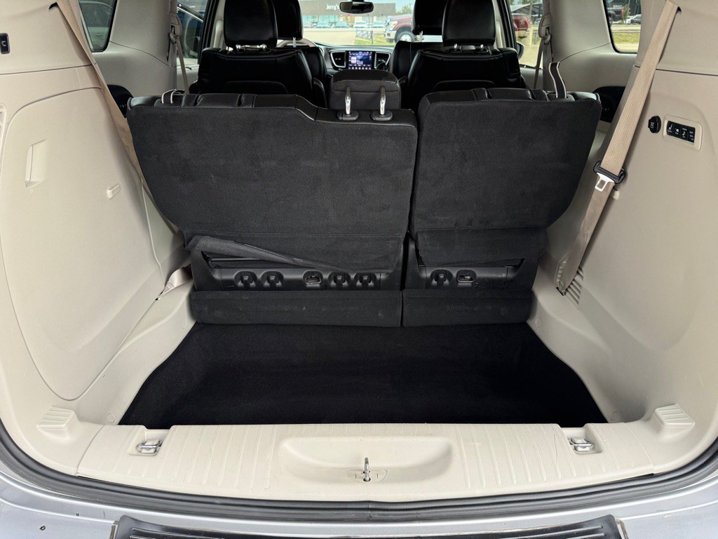 2018 Chrysler Pacifica Image 25