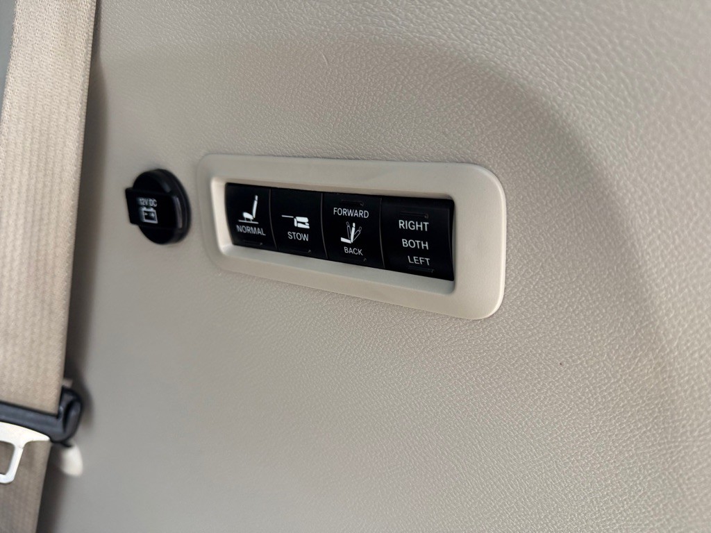 2018 Chrysler Pacifica Image 26